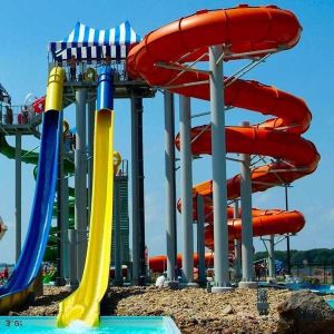 China Outdoor Use Fiberglass Water Slide with Combination Available and Color Customized for Amusement Parks on sale
