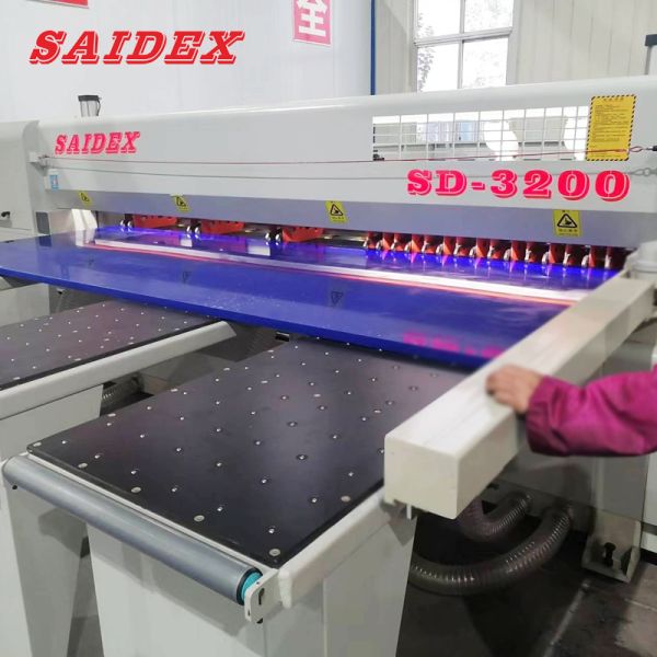 China Practical Industrial Computer Panel Saw , Programmable Computer Guided Saw Machine factory