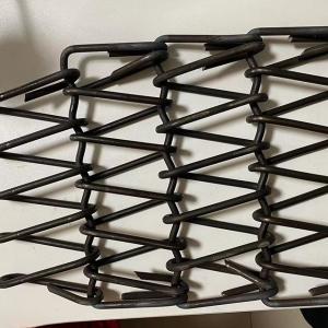 China Manganese Steel Wire Mesh Belt For Shot Blast Machine factory