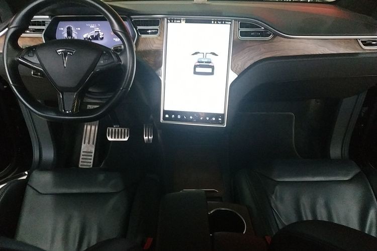 Super Sport Car Electric Coupe Car Intelligent Luxury Sedan With Lithium