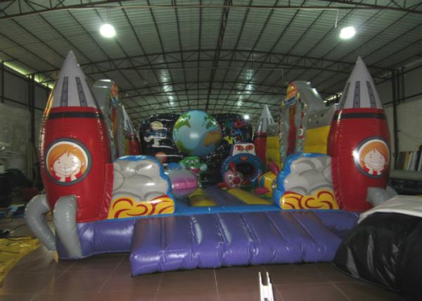 China Custom Alien Spaceship Blow Up Bounce House , Little Tikes Inflatable Bounce House factory