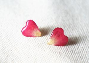 China 2018 Nami Studio Newest Creative Handmade Heart Dry Flower Stud Earrings factory