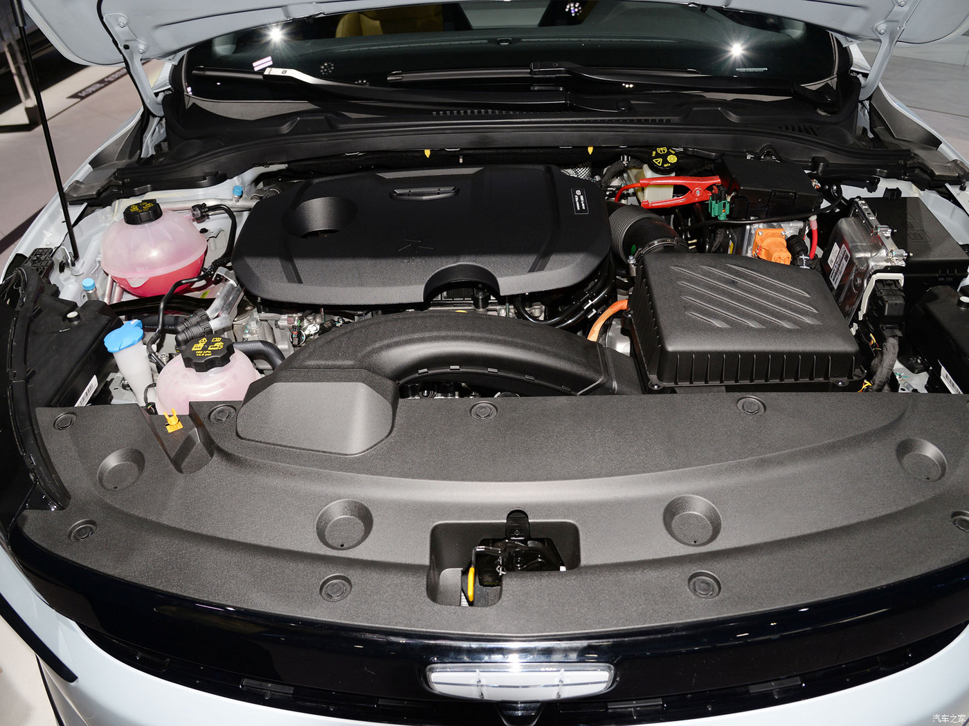 2023 Geely DH L Hip Champion 1.5TD-DHT Pro PHEV Sedan Length*Width*Height mm 4735*1815*1495 Max Speed 230km/h Energy Vehicles