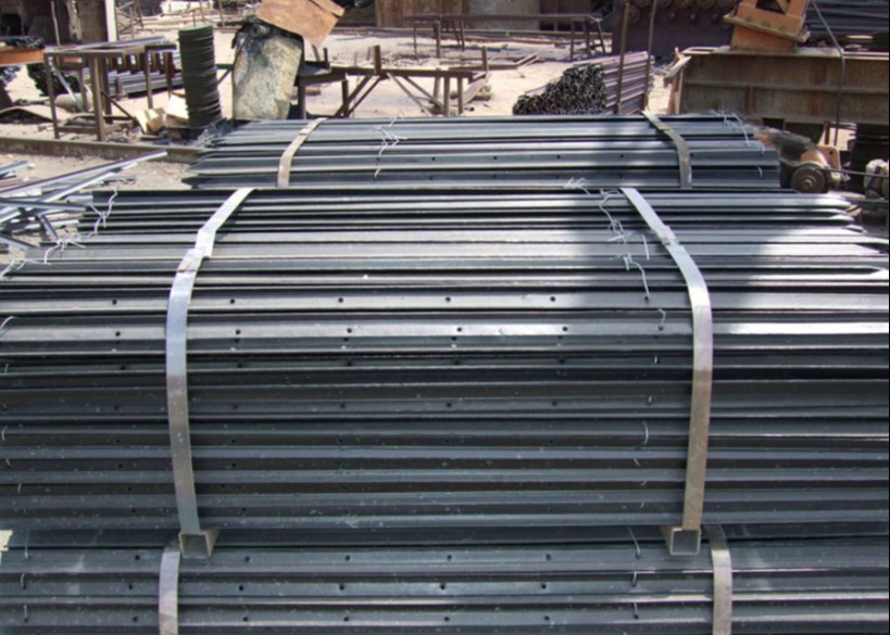 Sustainable Studded T Post 5 Ft Metal Galvanized For Farm Fence