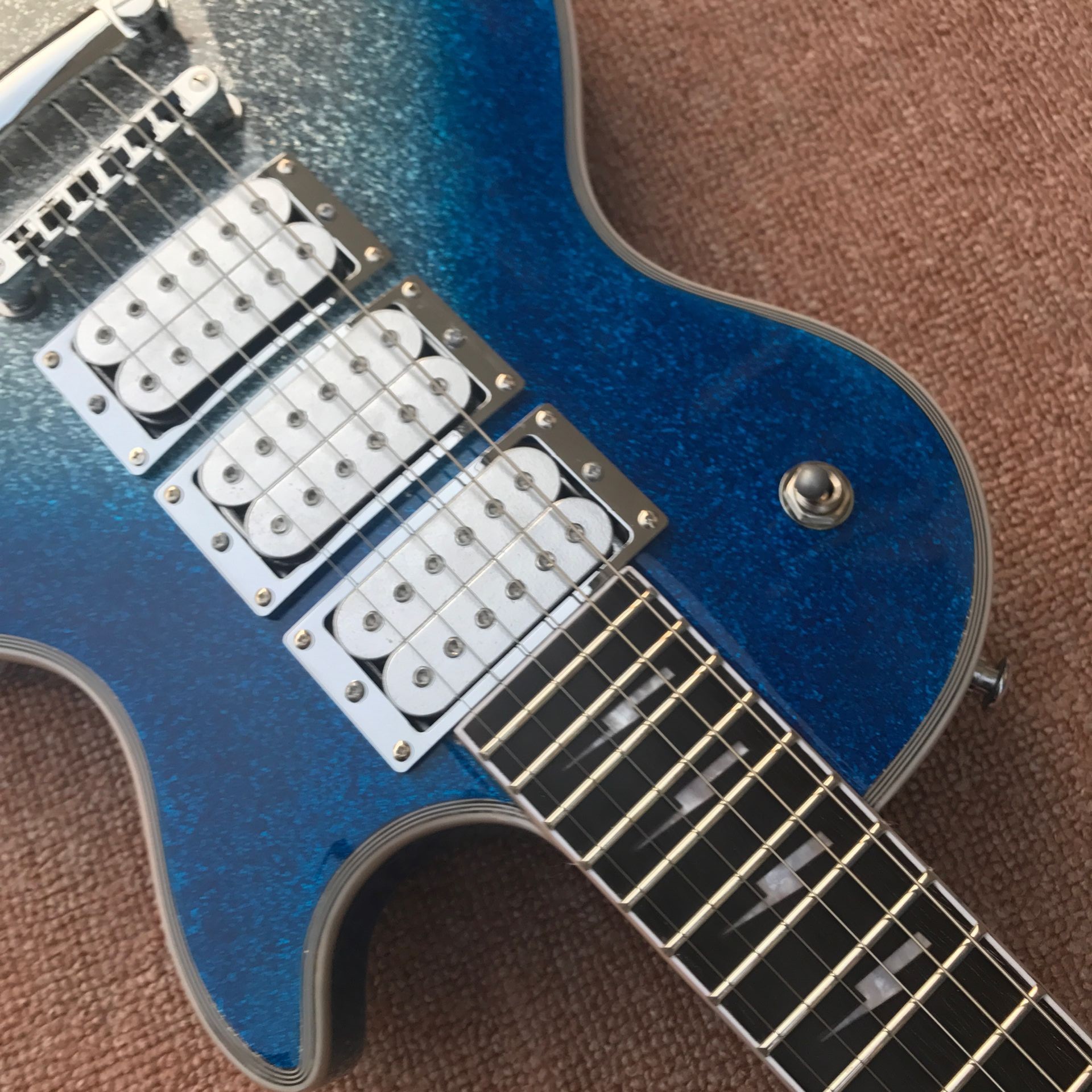 New high quality big silver powder silver hardware 3 pickup trucks and 6 strings electric guitar