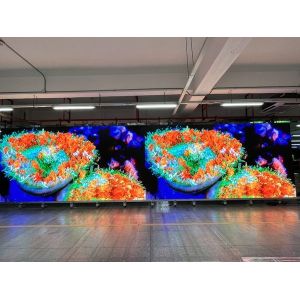 China 120° / 60° View Angle and Novastar Control System Durable LED Billboards with Long-lasting Durability factory