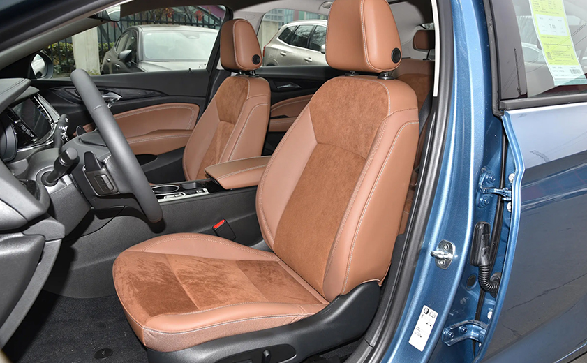 2024 Hot Bui-ck Regal 25T Super Enjoy Version Speed 4-Door 5-Seat Sedan Energy Vehicle Made in Maximum torque Nm 250