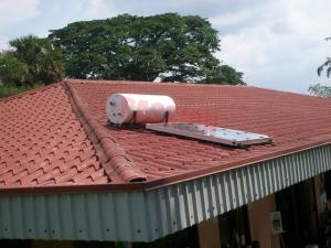 China Closed Circulation Flat Plate Solar Water Heater System 300L Aluminum Sheet factory