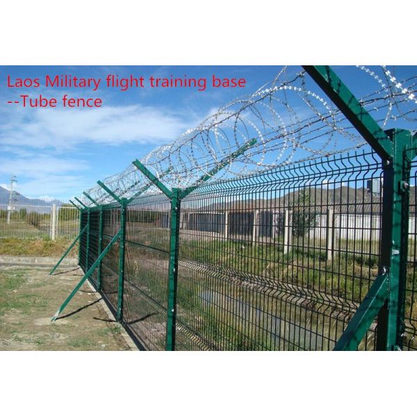 Farm Security 3.5mm Welded Curved Mesh Fence Powder Coated