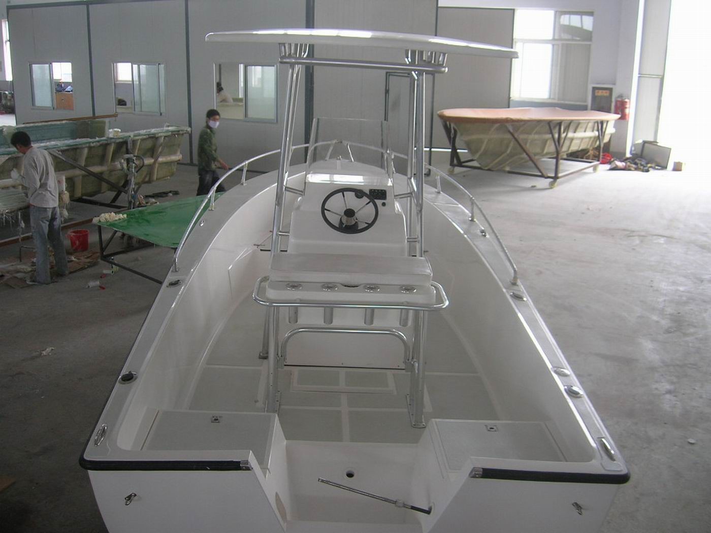 White Fiberglass Fishing Boats 6m Easy Install Light Weight For Pleasure Fishing