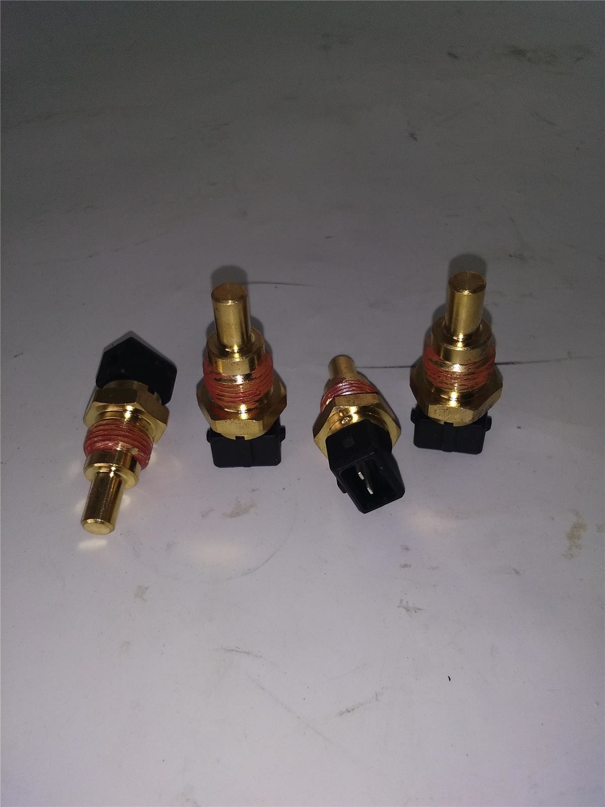 High Quality Water Temperature Sensor 21EA-62010 for Excavator R60-7