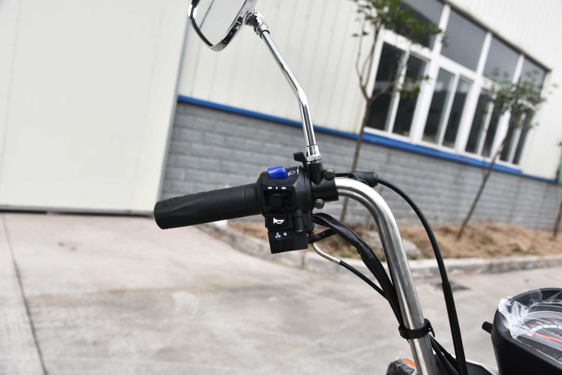 Petrol Gasoline 151CC 3 Wheel Cargo Tricycle for Adult Transportation Motorized 5.00-12