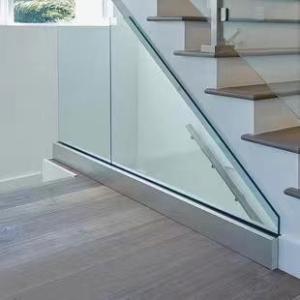 China Custom Frameless Glass Railing Modern Style Easy Installation factory