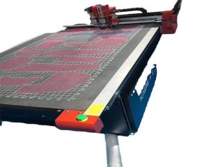 China Garment Fabric CNC Digital Cutting Machine 2500x1600 Single Ply Cnc Textile Cutter factory