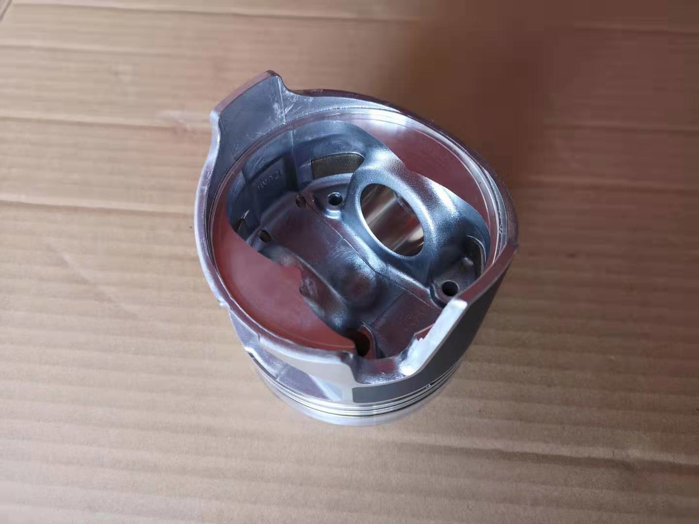4HL1 8973316430 ISUZU Engine Parts With Piston Pin And Snap Common Rail Type Engine Without Turbocharger