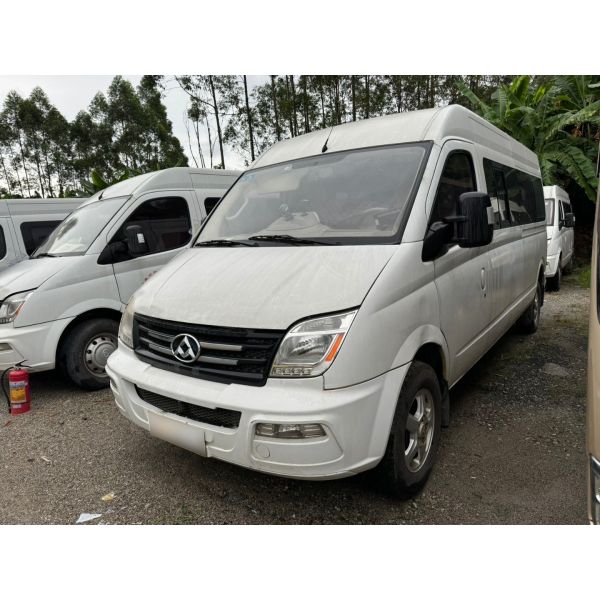 China Used Maxus 10-seat commercial vehicle maxus used van factory