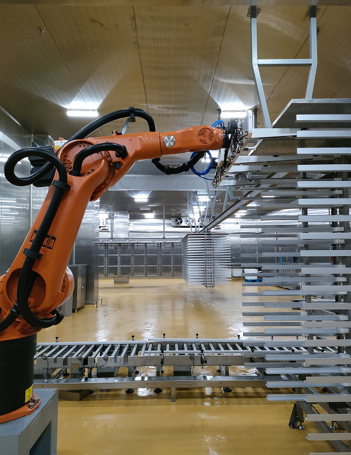 Flexible Automation Industrial Robot Cell with IP65 Protection Rating and 2033mm Reach