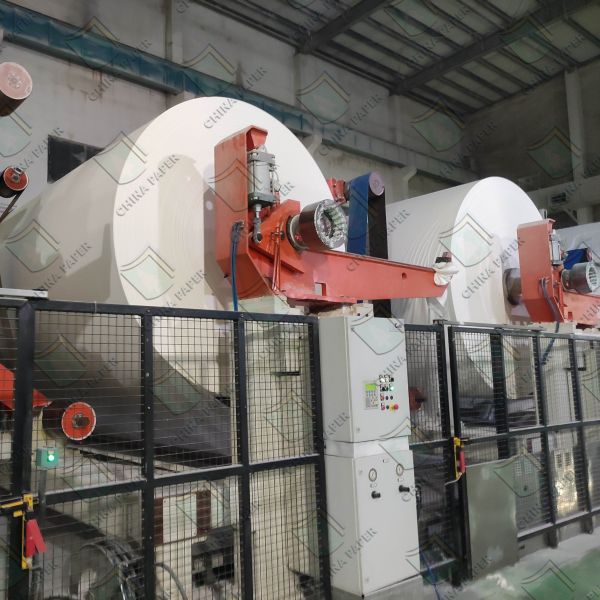 China Glossy C2S Coated Couche Paper for Postcards Printing Advertising factory