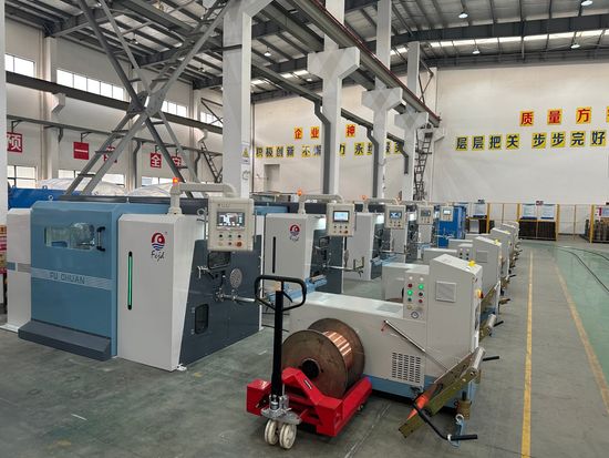 Double Twist Bunching Machine Engineered With Robust Materials Carbon Fibre Bow And Precision Traverse For Durable Wire Stranding