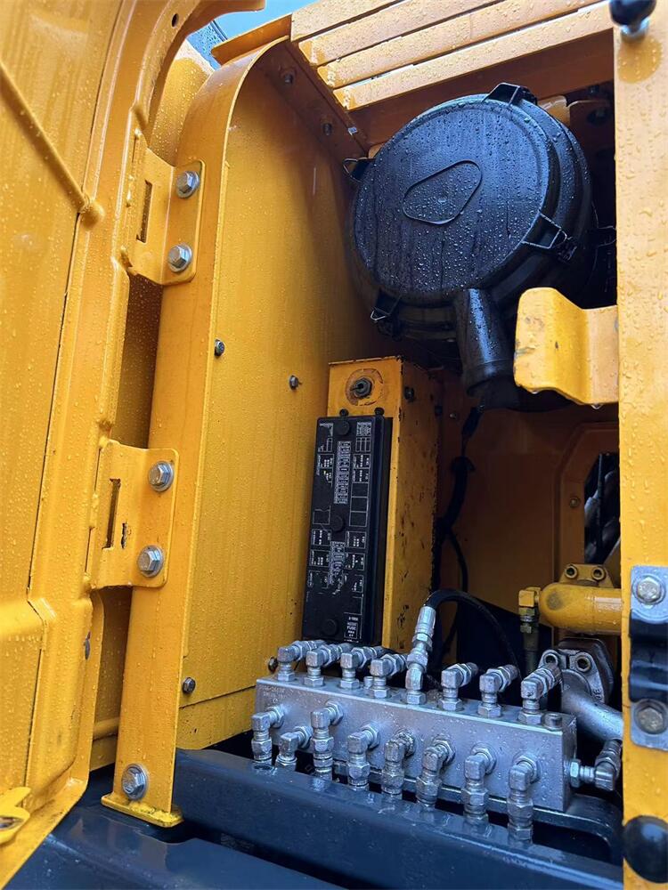 Hyundai 220-9S 305-9T Hydraulic Crawler Excavator with Cummins Engine and 1.05m3 Bucket