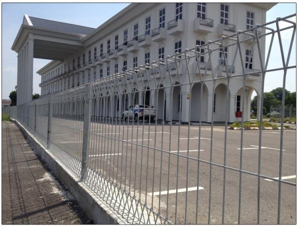 ARC Banksia Galvanized Metal Fence Panels , Heavy Gauge Welded Wire Fence