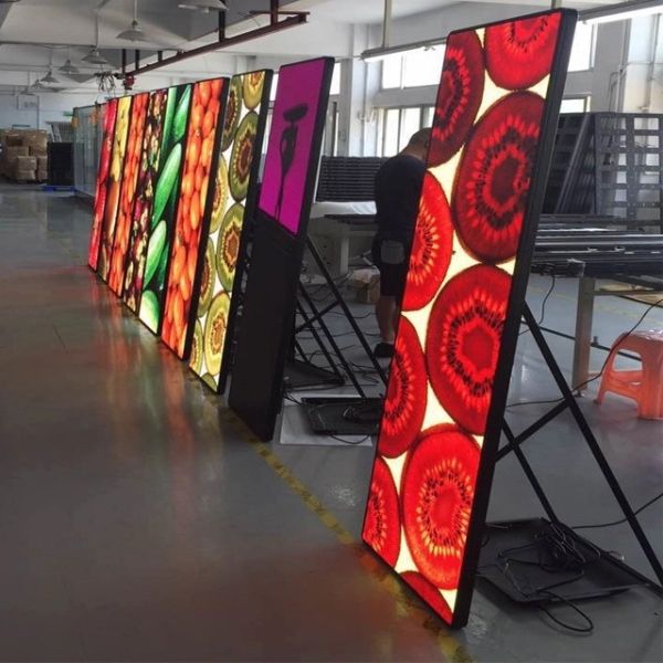 China Indoor SMD2121 1000cd/sqm Programmable Led Display factory