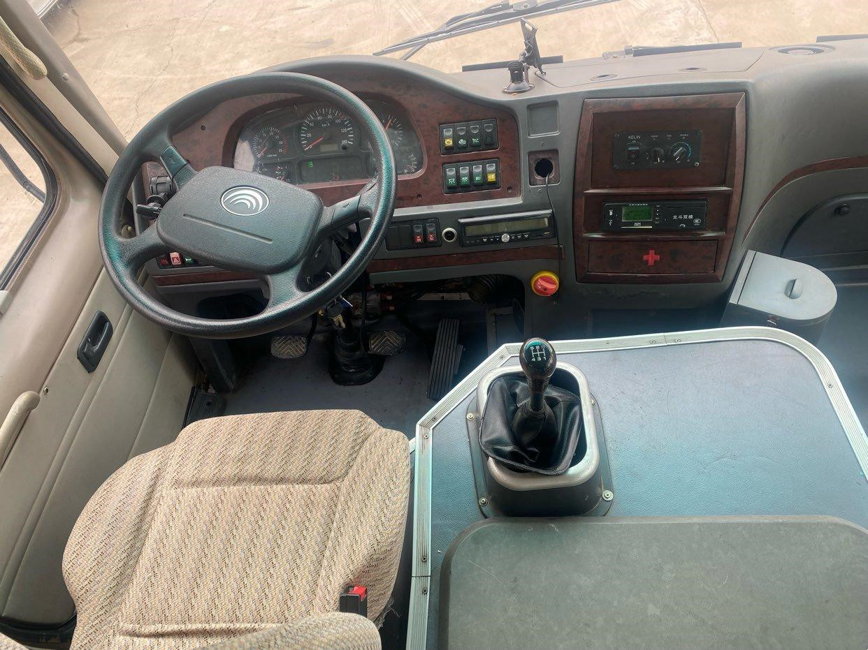 Zk6608d Used Mini Bus Yuchai Engine 85kw Yutong Coach Euro IV Left Hand Drive