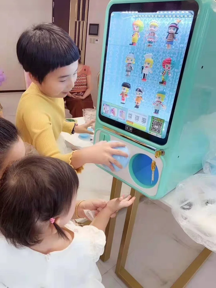 Dreamland Coin Operated Kids Turntable Card Twist Game Machine Capsule Toy Gashapon Gumball Vending Machine