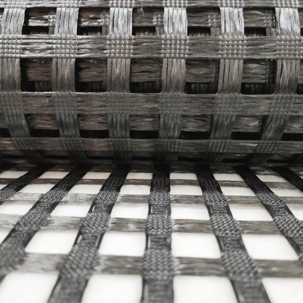 China 200-200KN/M Biaxial PET Polyester Geogrid  Road Foundation Soil Reinforcement factory