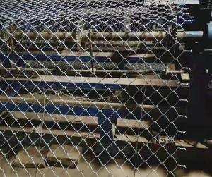 China Diamond Hot Dipped Galvanized Chain Link Fence 5 Ft factory