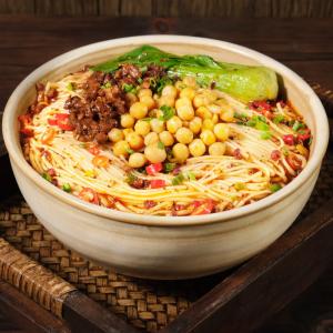 China Home Chongqing Pea Noodles With Mixed Sauce Dry Alkaline Noodles factory