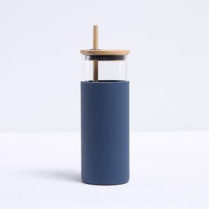 China Clear Color Portable Sturdy Silicone Covered Glass Water Bottle Glass Drinking Tumbler With Straw And Bamboo Lid Customized Logo Stylish Design factory