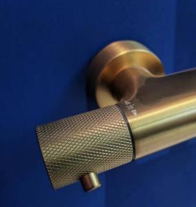 China Chrome Brass Hand Shower Mixer Set Polished Surface Wash Basin Mixer on sale