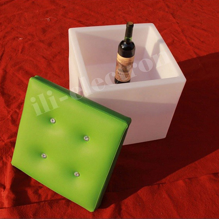 Multifunctional LED Ice Bucket Square Shape PE Plastic Material With Leather Lid