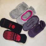 Fashionable Yoga Grip Socks / Pilates Reformer Socks Snagging Resistance For