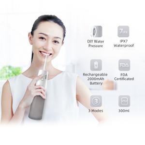China 2000mAh Rechargeable Portable Water Flosser 140PSI IPX7 Waterproof factory