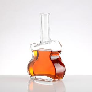 China Customize Sealing Type 750ml Glass Bottle with Violin Guitar Shape Design factory