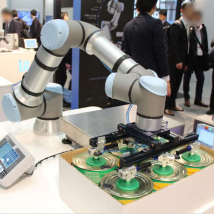 UR Robot UR3e With 3kg Payload 500mm Reach For Cosmetics Industry 6 Axis Robot Arm As Cobot