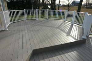 China Outdoor Garden Flooring and Fence Waterproof WPC Decking with Bias Tire factory