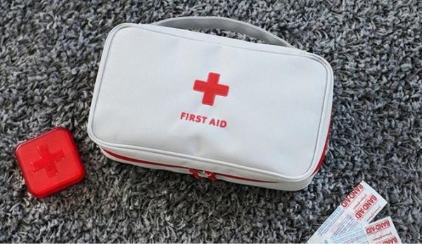 China Multipurpose Large Capacity Outdoor Emergency Medical Equipment Hospital Portable Nylon First Aid Small Bag factory