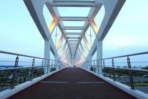 China Welded Steel Box Girder Bridge For Heavy Traffic Long Spans Low Maintenance factory