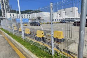 China 4mm Powder Coated Welded Mesh Fencing &amp; Fence Post Gates For Oil Fields Security factory