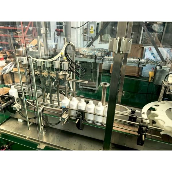 China Essential Oil Filling Machine for 5-50ml Glass and Plastic Bottles Features Advanced No Bottle No Wash factory