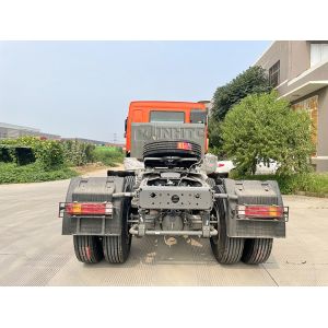 Sino Howo 371hp Prime Mover Truck Twin Axle 50 Ton