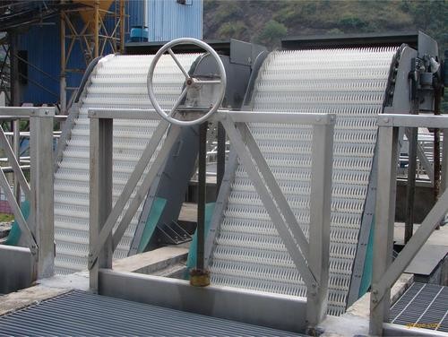 Residential Urban Sewage Bar Screen , Neat Structure Bar Screen Rake