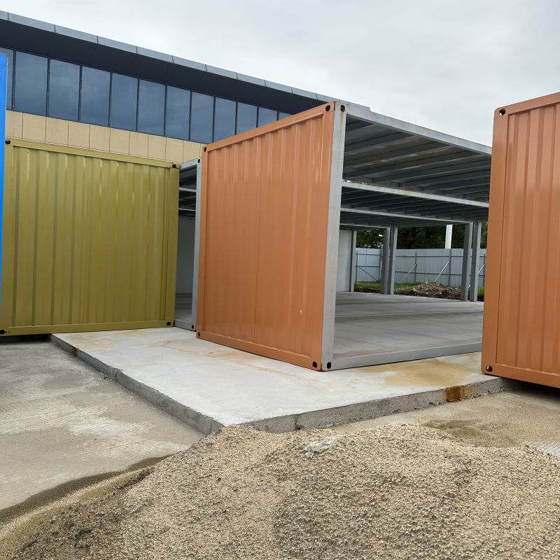 2 Bedroom 4 Bedroom Steel Tiny Hotel Resort Pool Shipping House Building Container Houses