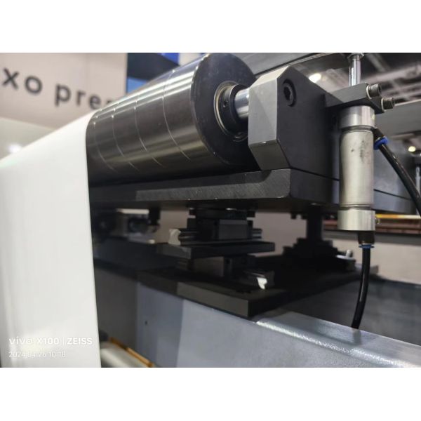 Multi Functional Sleeve Type Flexo Printing Machine for Printing Drying and