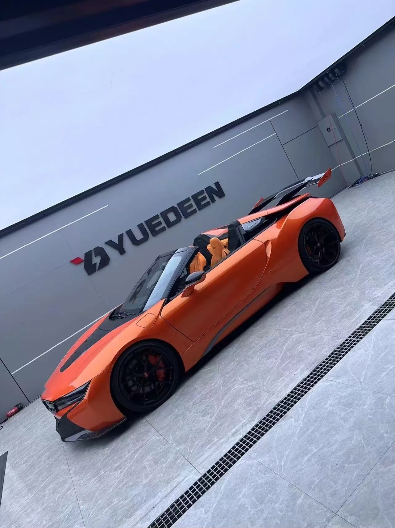 I8 BMW Body Kit Car 2018 - 2019 Carbon Fiber Spoiler Front Bumper Spoiler Wing