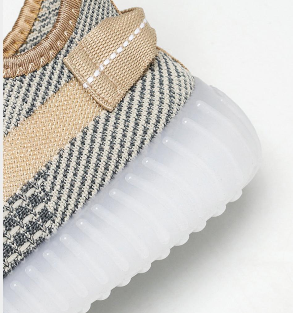 New Style Shoes Fashion Shoes Flyknit Shoes Coconut Sneaker Shoes Sport Shoes Walking Jogging Running Shoes Casual Shoes Ladies Shoes Footwear