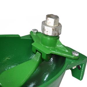 China Coated Powder Mounting Pipe Livestock Drinking Bowls 2.5l For Cow Sheep factory